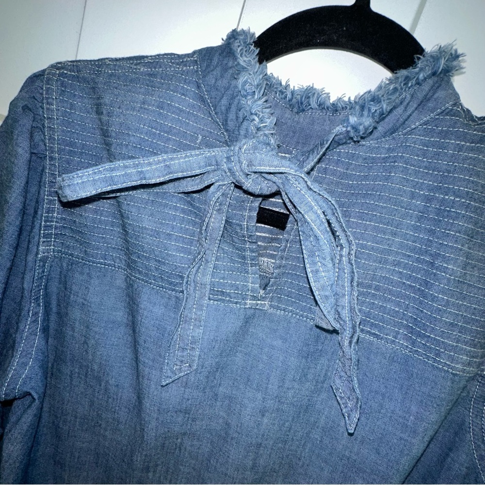 Women's Gap Tie Back Denim Chambray Top - Size M/T - Picture 5 of 8